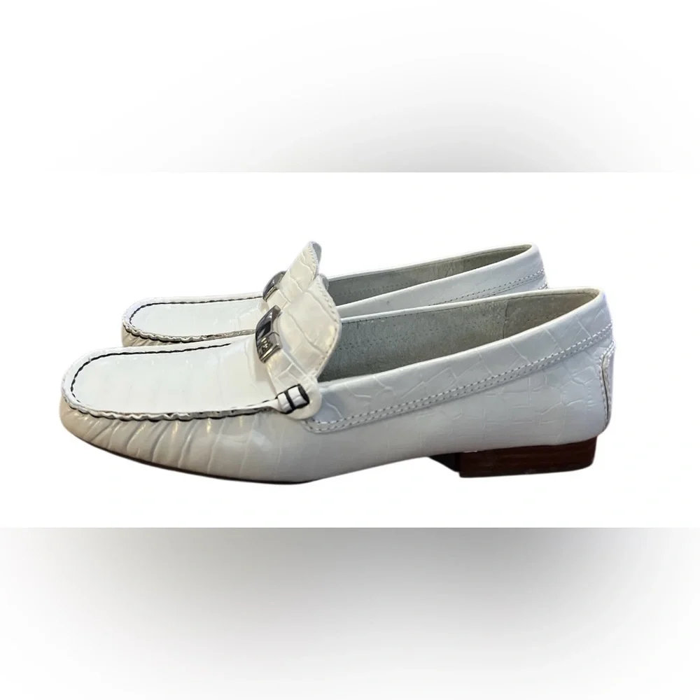 NWOT- Lauren Ralph Lauren, -Elegant White leather Loafers for Women’s